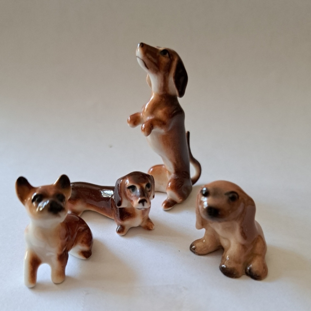 DOG Figurines Ceramic Mini 4 Pups Good Condition